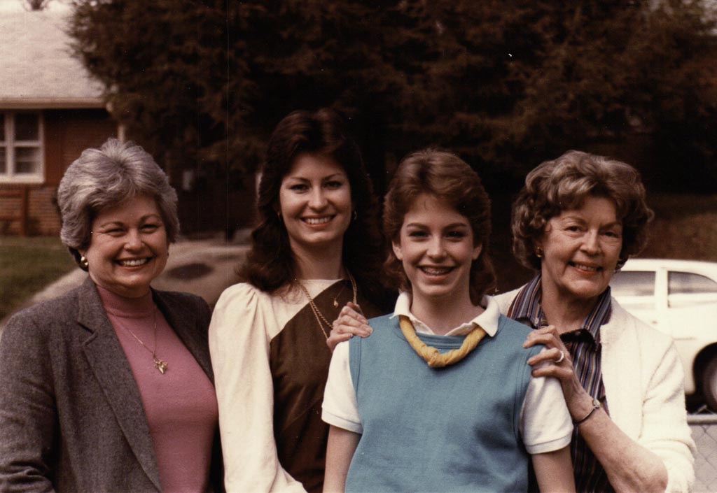 Reynolds Girls, Beverly Sue Britton Reynolds, Karen Carter Reynolds, Leslie Dawn Reynolds and Frances Hughes Carter Reynolds